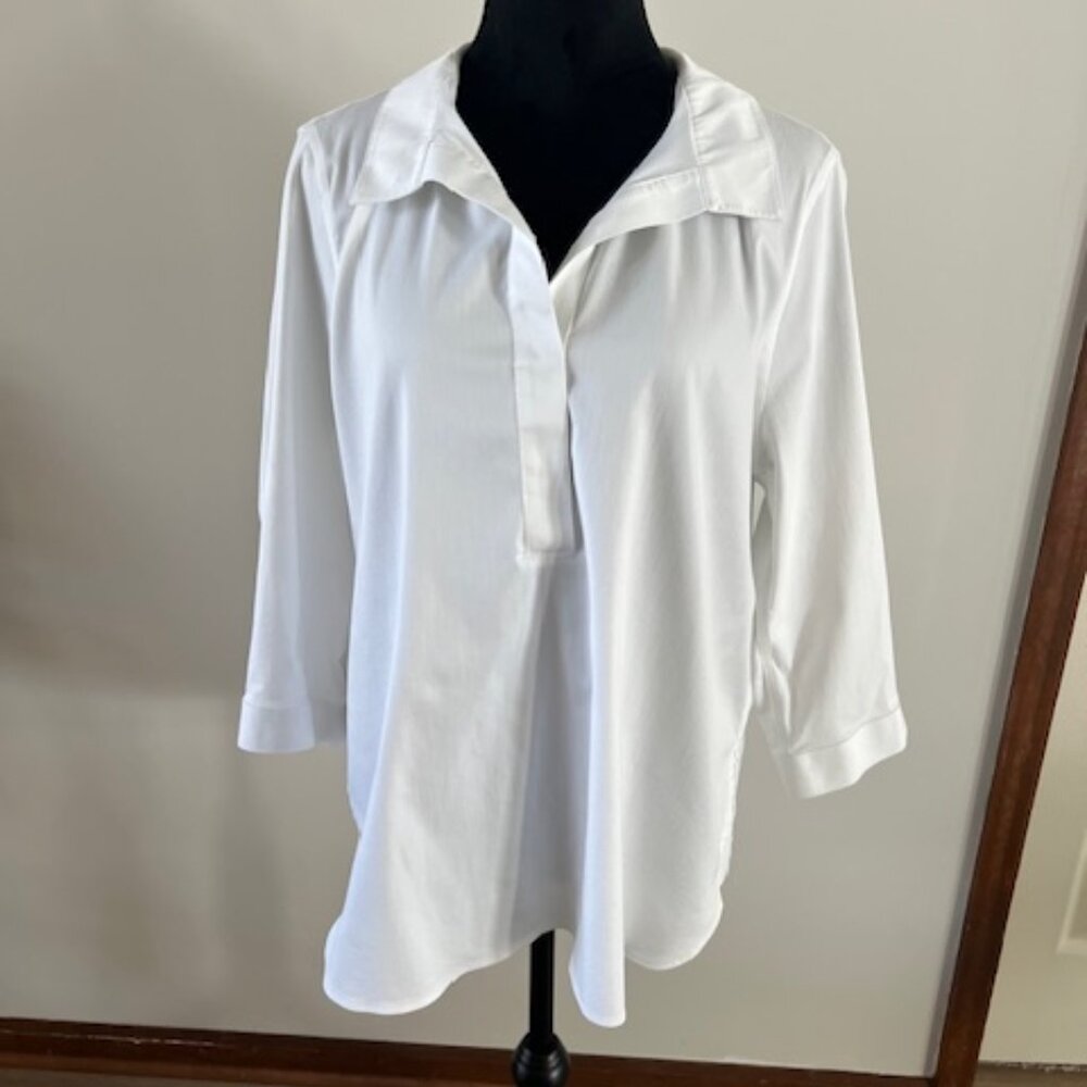 Chico's No Iron Chic Stretch Popover Button Down in the back
